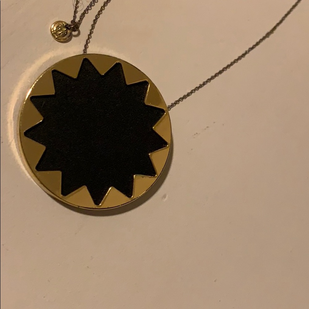 Black house of Harlow necklace